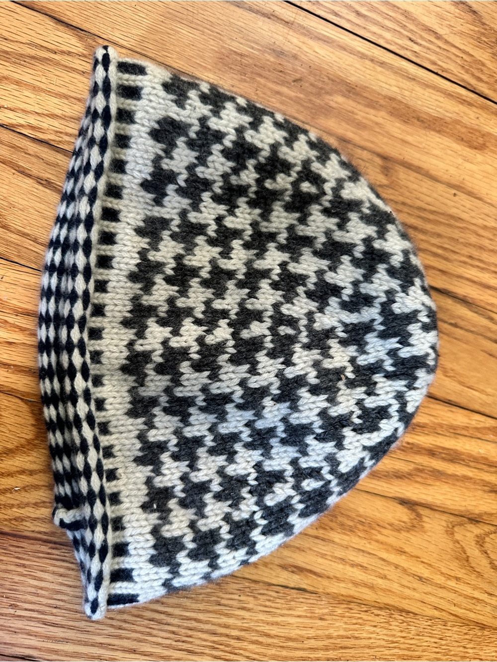Black & White Houndstooth Brooks Brothers Cashmere Knit Beanie